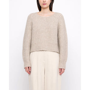 chunky cropped sweater in light taupe