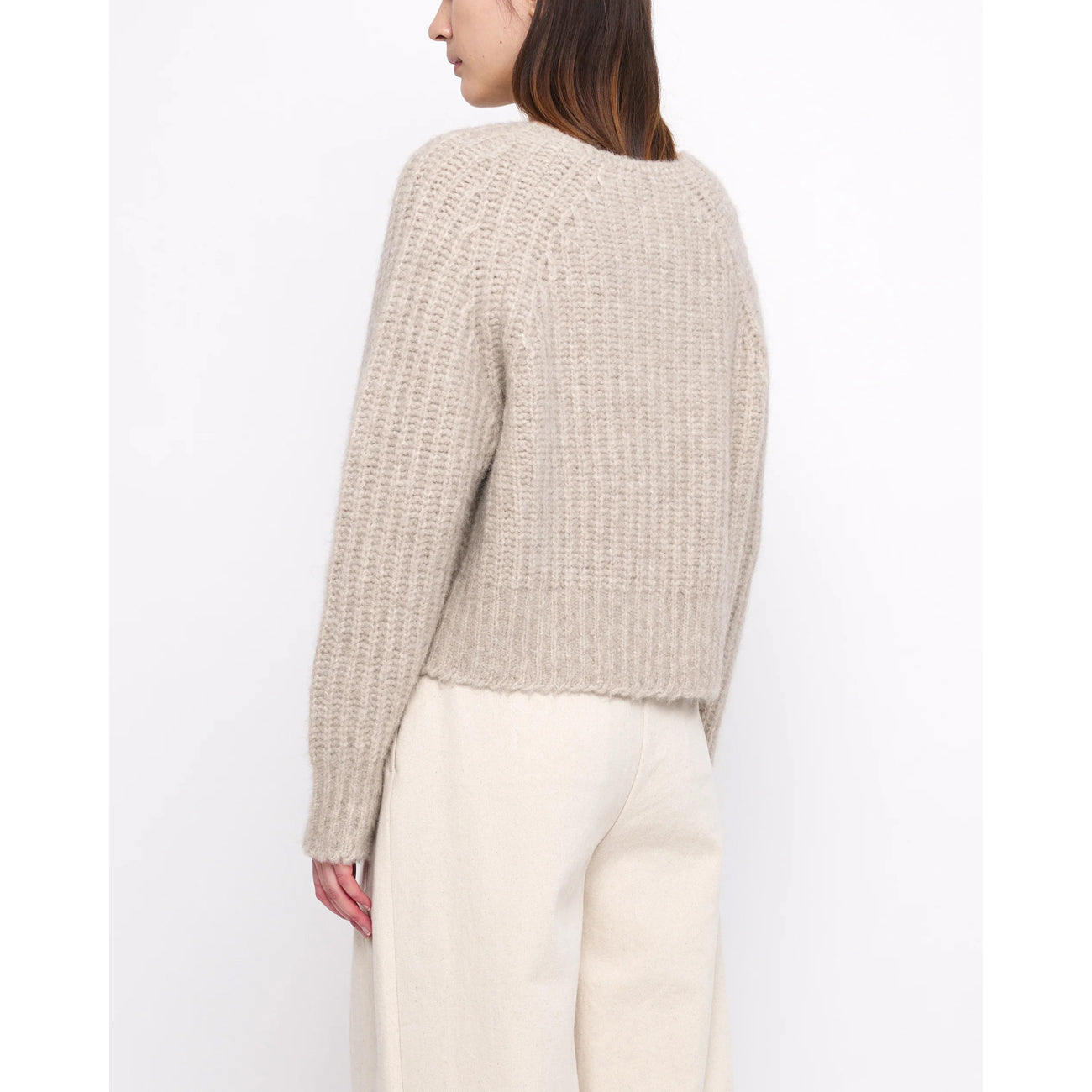 chunky cropped sweater in light taupe