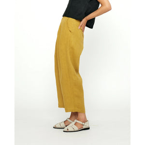 linen pleated trouser in mustard