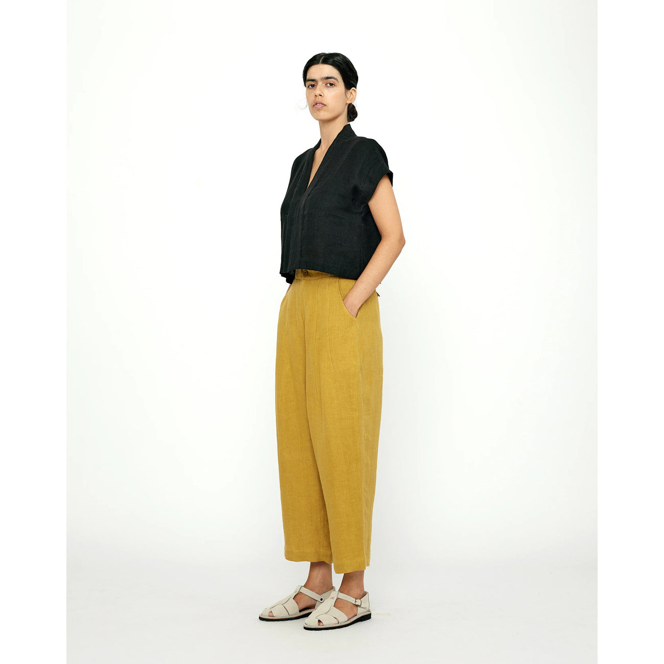 linen pleated trouser in mustard