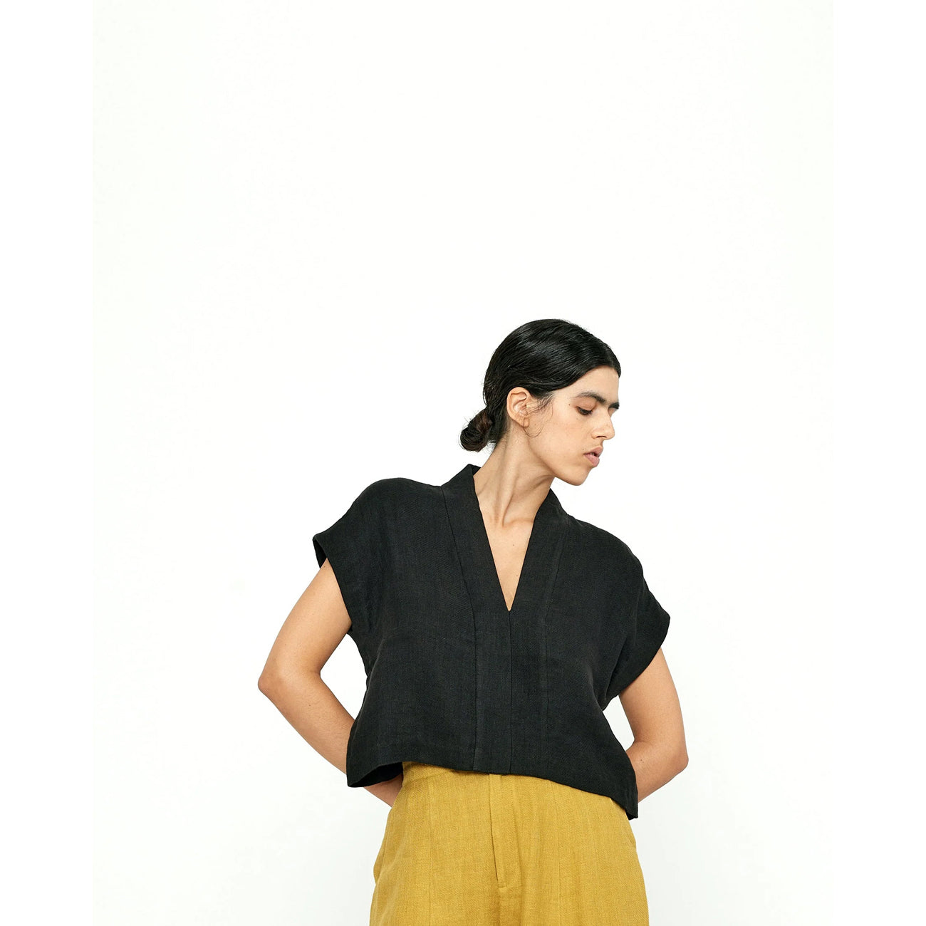 v-neck panel top in black