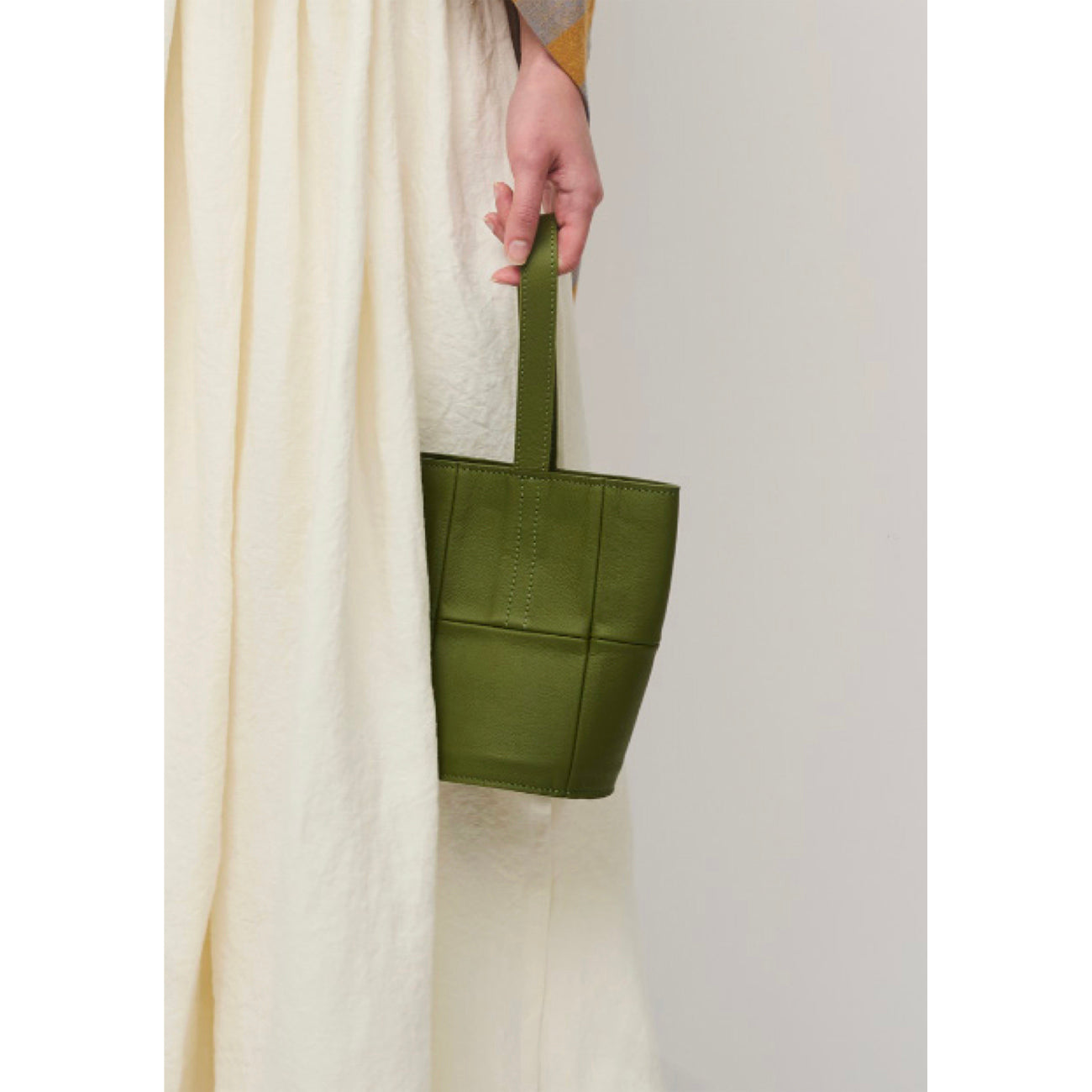 mini bucket bag in green