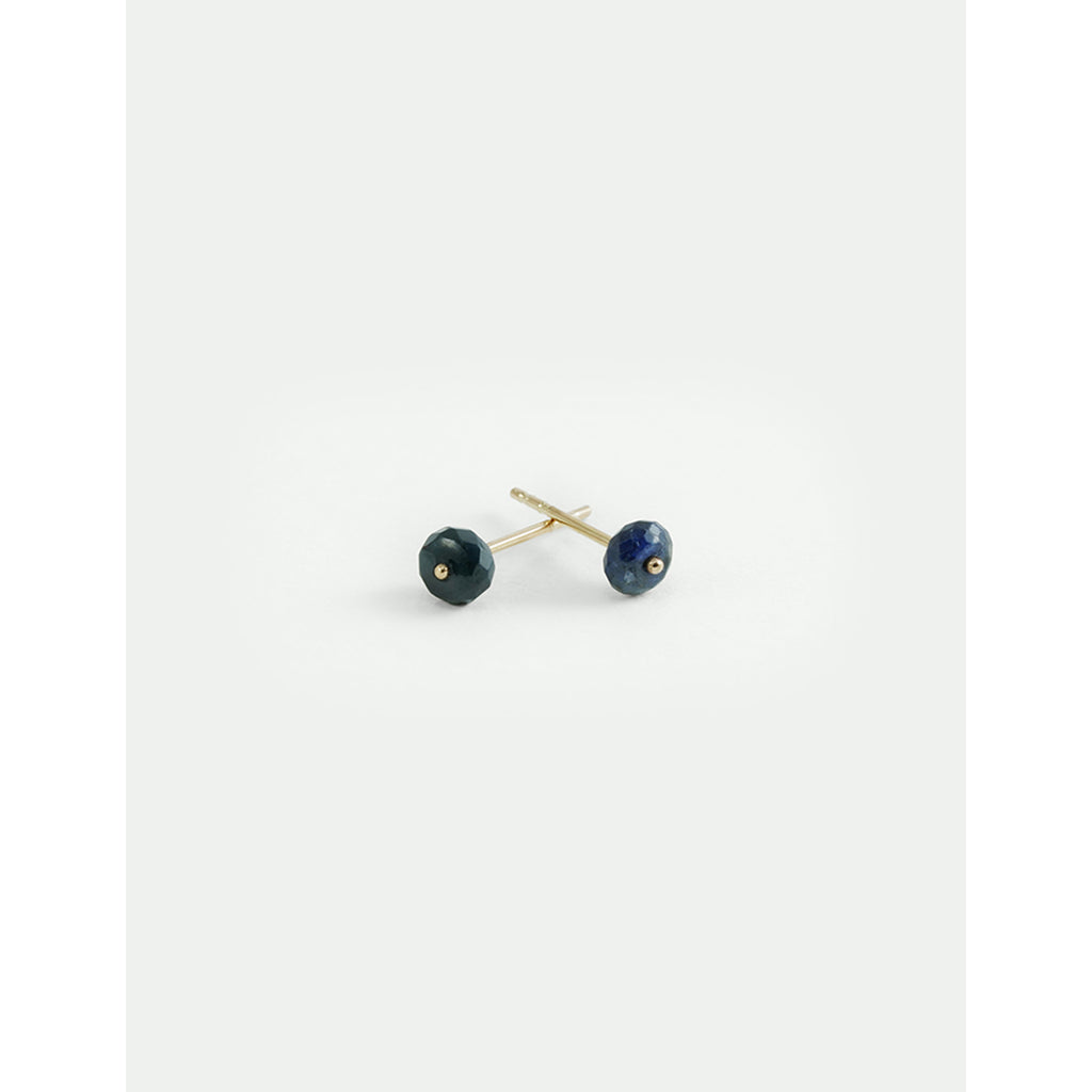 dark blue sapphire stud