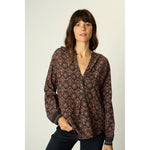 leslie top in fleur-de-lis black