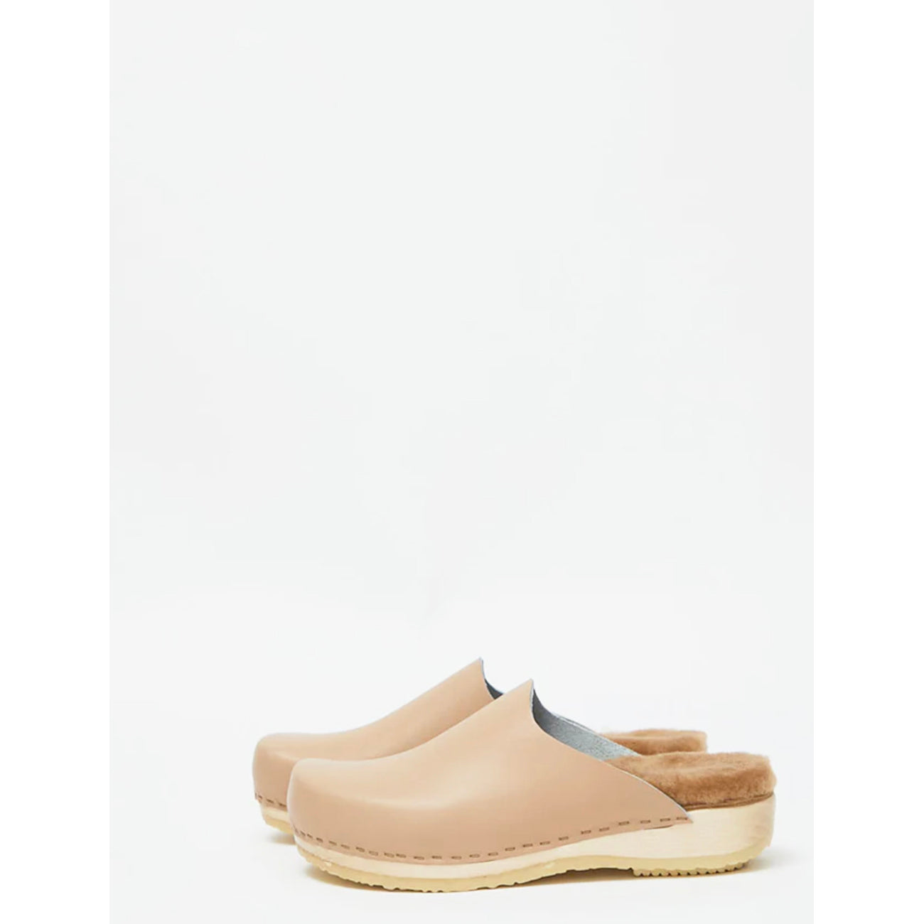 contour clog w/ shearling in camel