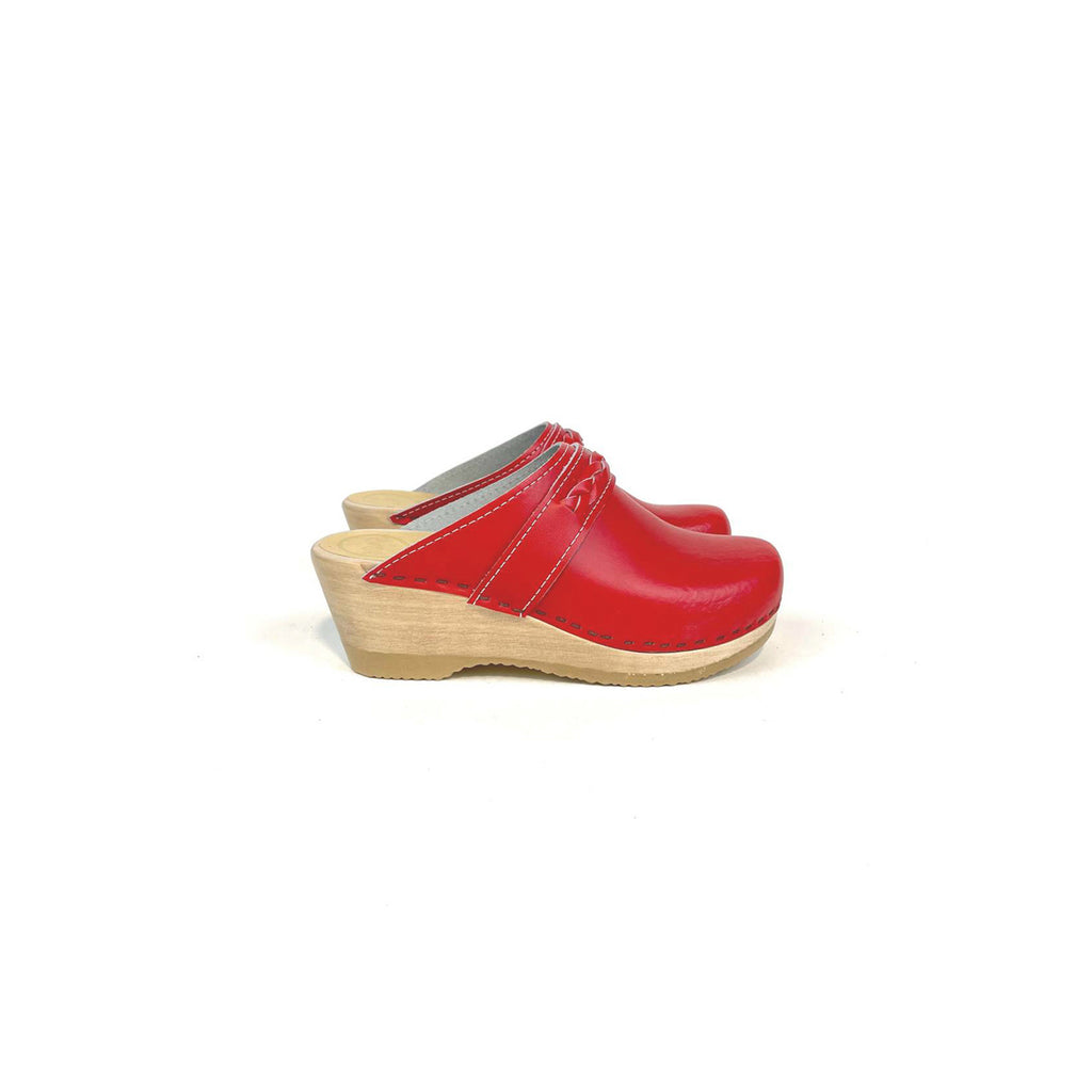 bridget mid wedge clog in red