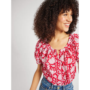 naomi top in red zinnia