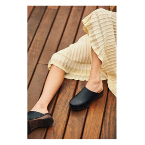 Mari Giudicelli Urca Clog in Belugo Black – a case of you